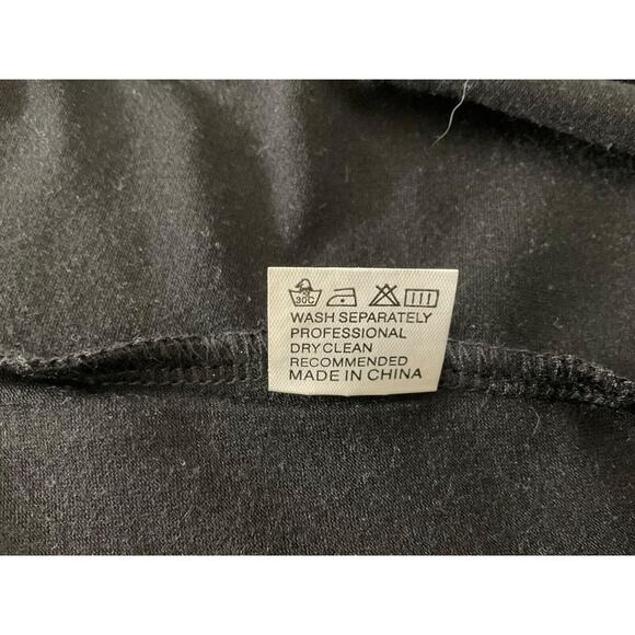 Womens Small Black T-Shirt Skull Sunflower Graphic Tank Top Sleeveless Halloween - Picture 8 of 11